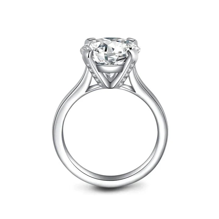 Classic 4 Prongs Round Cut Solitaire Ring