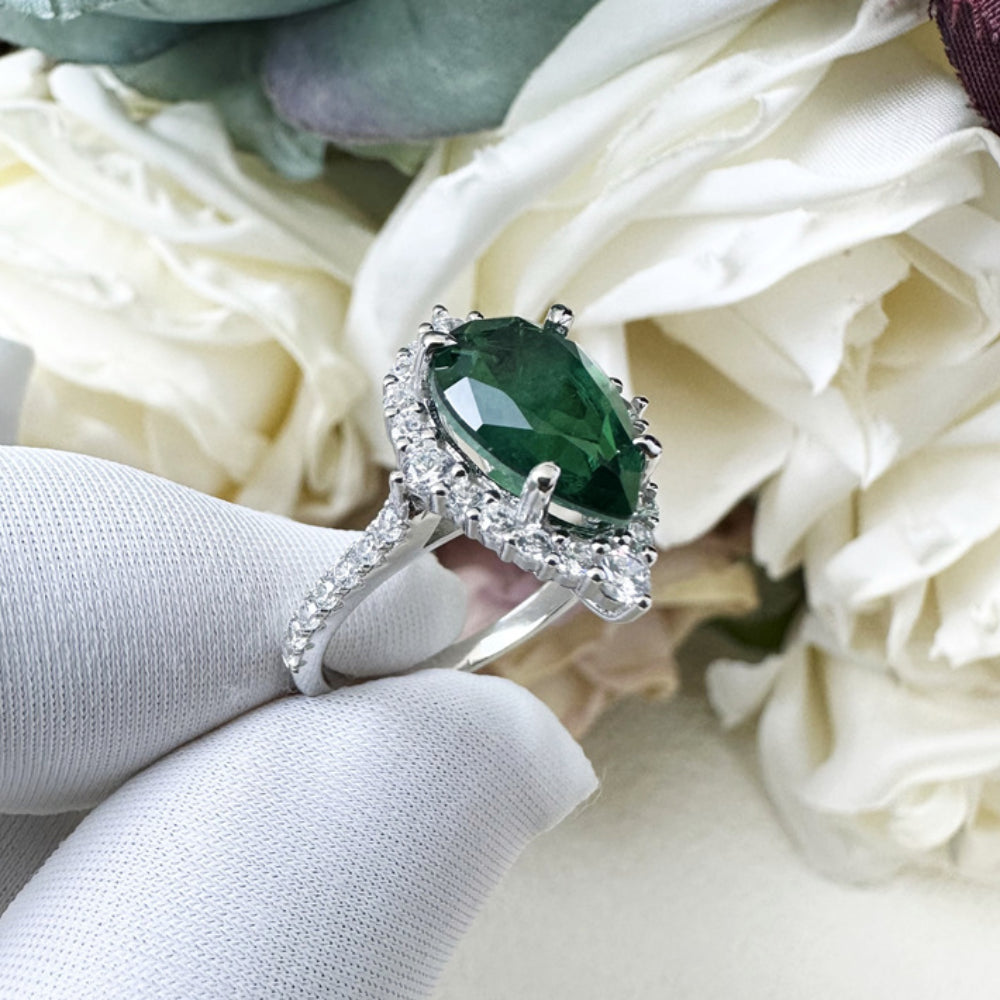 Vintage 2.2ct Emerald Green pear cut Engagement Ring