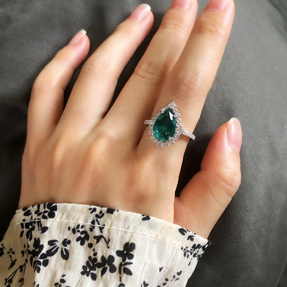 Vintage 2.2ct Emerald Green pear cut Engagement Ring