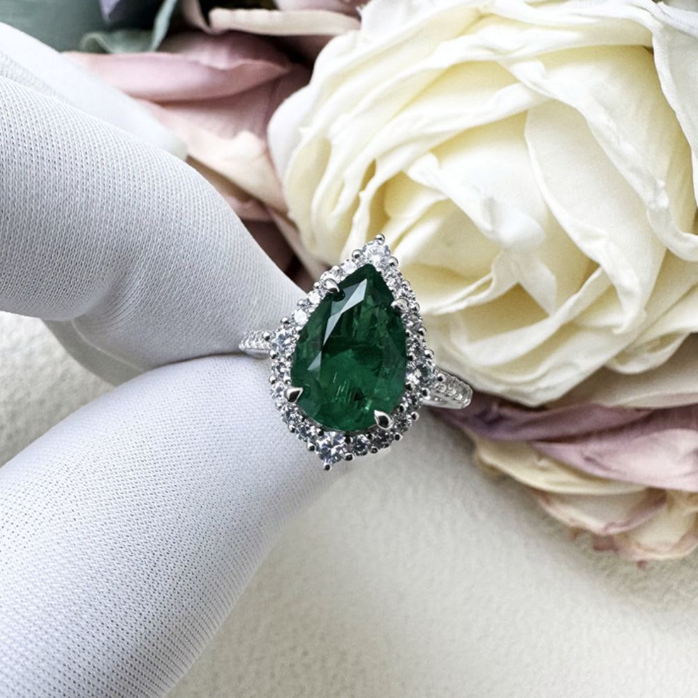 Vintage 2.2ct Emerald Green pear cut Engagement Ring